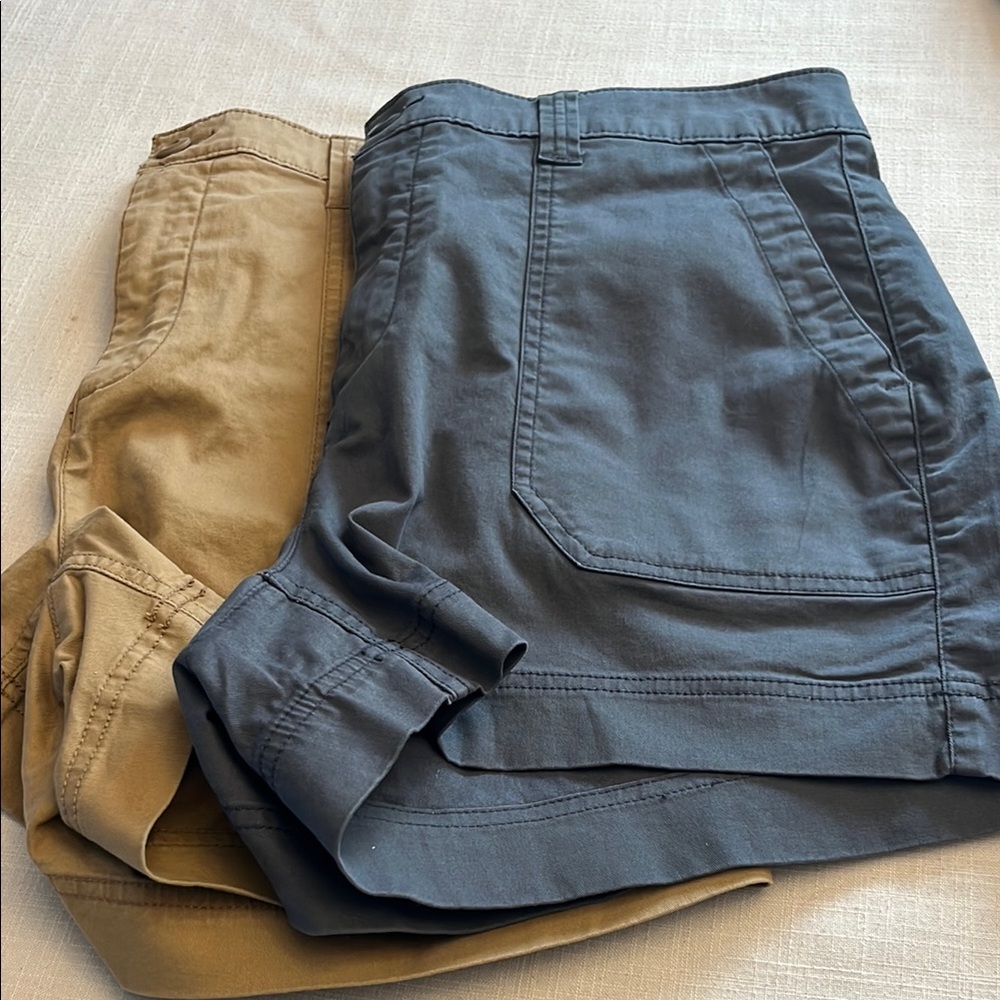 Vacation? NWT 2 pairs Old Navy OG Chino shorts